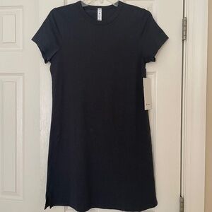 NWT Lululemon black t-shirt dress size 4